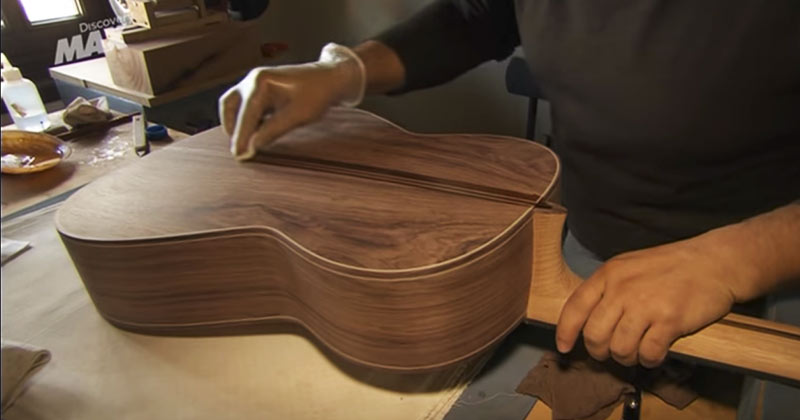 probable pintar Repelente Cómo se fabrican las guitarras acusticas?